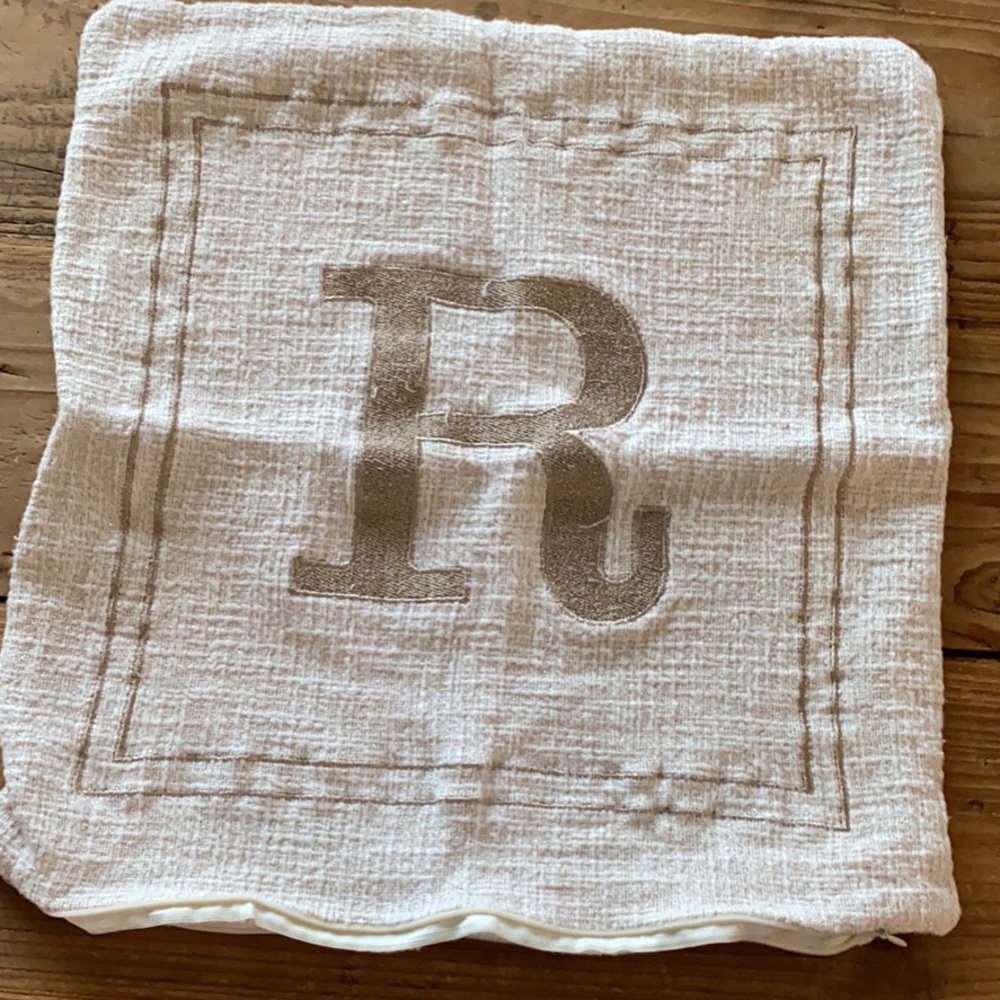 R throw pillow cover